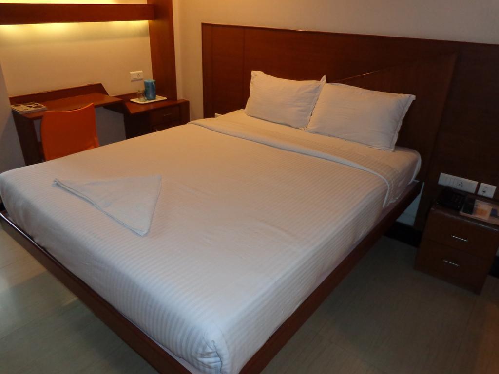 Sanu International Hotel Nāmakkal Kamer foto
