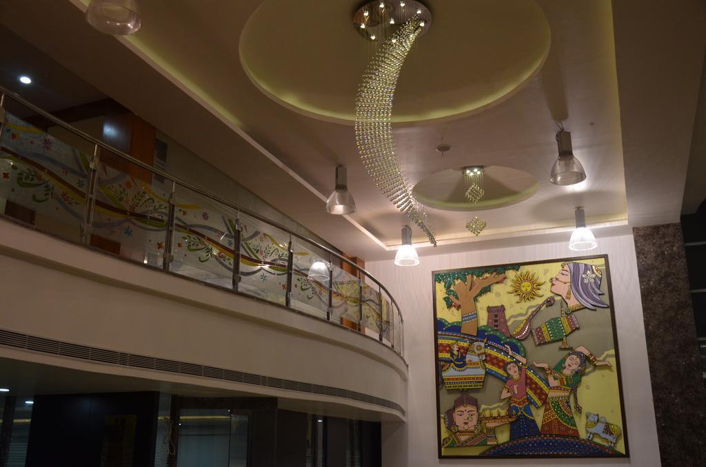 Sanu International Hotel Nāmakkal Buitenkant foto