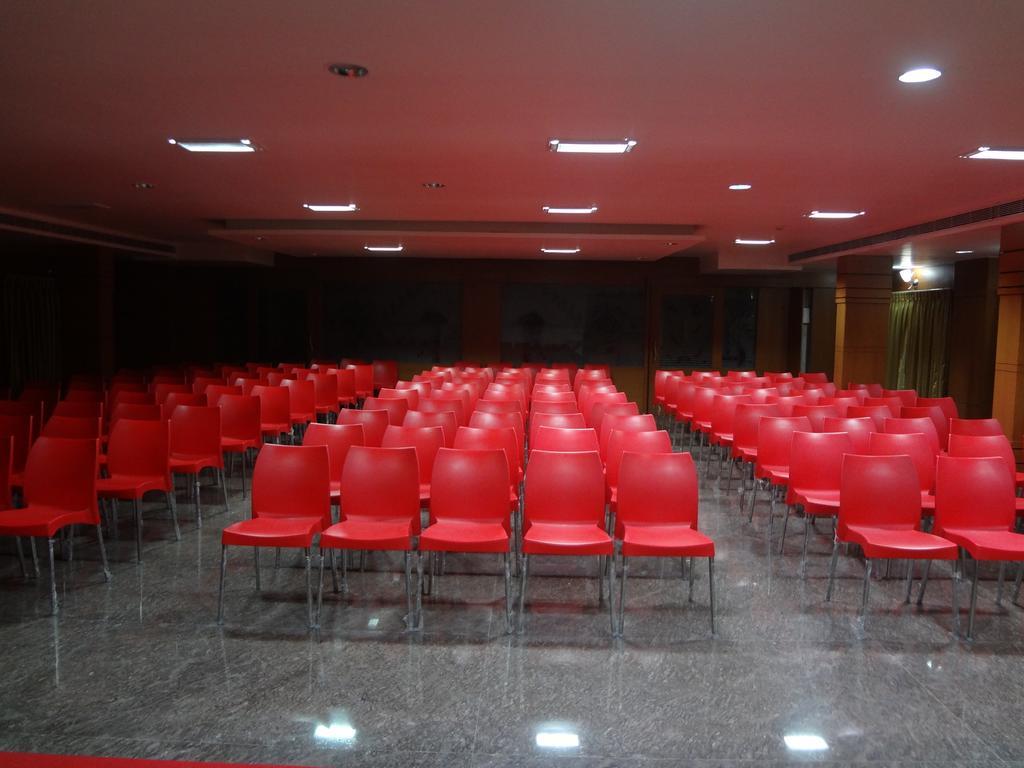 Sanu International Hotel Nāmakkal Buitenkant foto