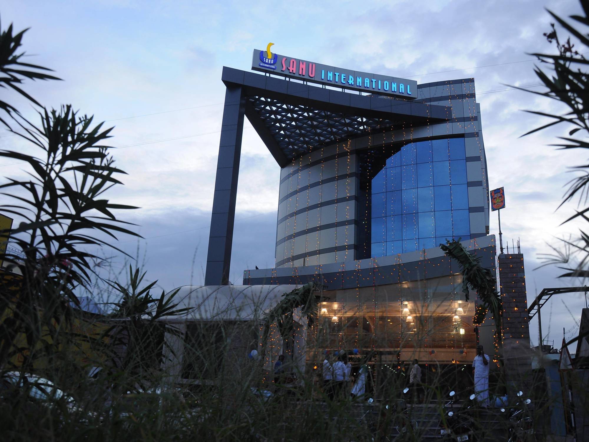 Sanu International Hotel Nāmakkal Buitenkant foto
